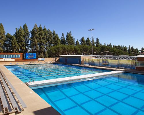 UCLA<br>La piscina