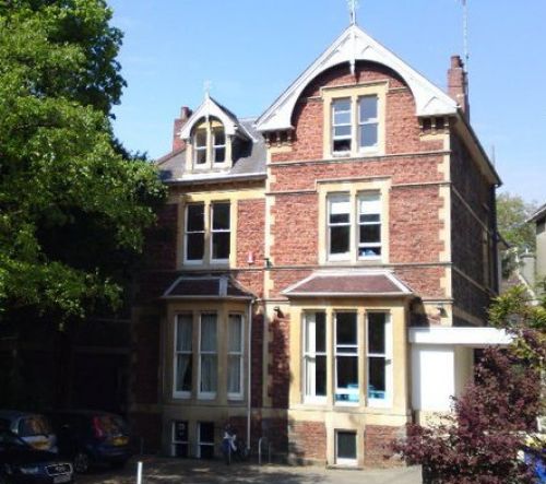 International House Bristol<br>Scuola