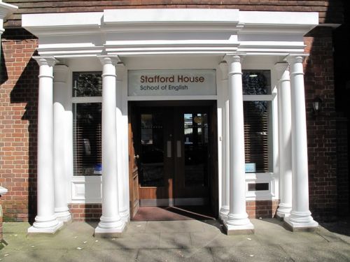 Stafford House Canterbury<br>Ingresso scuola