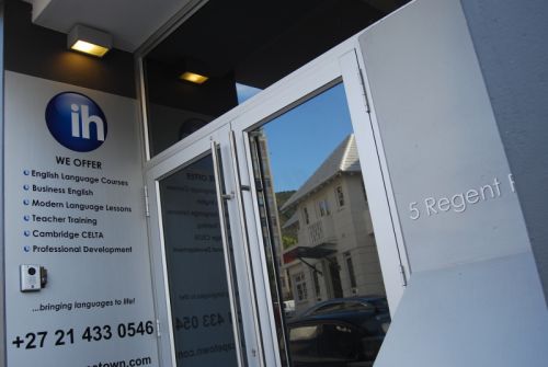 International House<br>Ingresso scuola