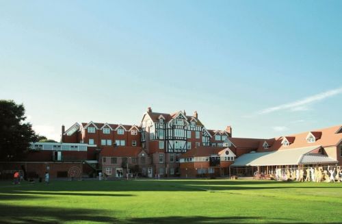 Eastbourne Boarding School<br>La Scuola