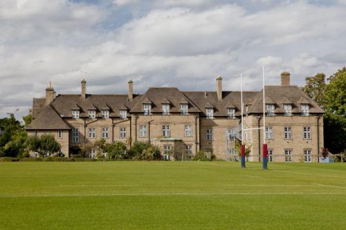 Oundle Boarding School<br>College