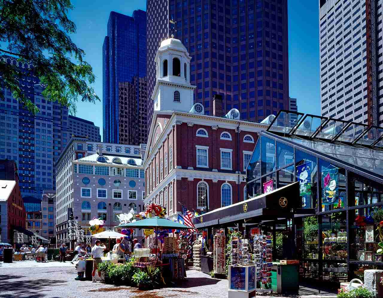 Faneuil-Hall-Marketplace-Boston-Massachusetts-Visit-in-USA_1
