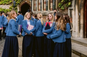 rugby_boarding_school_uk_girls_campusjpg